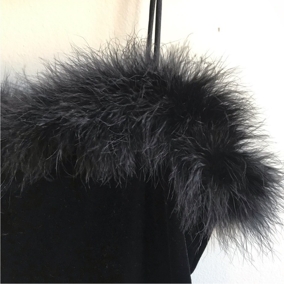 BETSEY & ADAM BLACK FULL LENGTH DRESS GOWN VELVET FAUX FUR SIDE SLIT SLEEVELESS - Picture 4 of 9